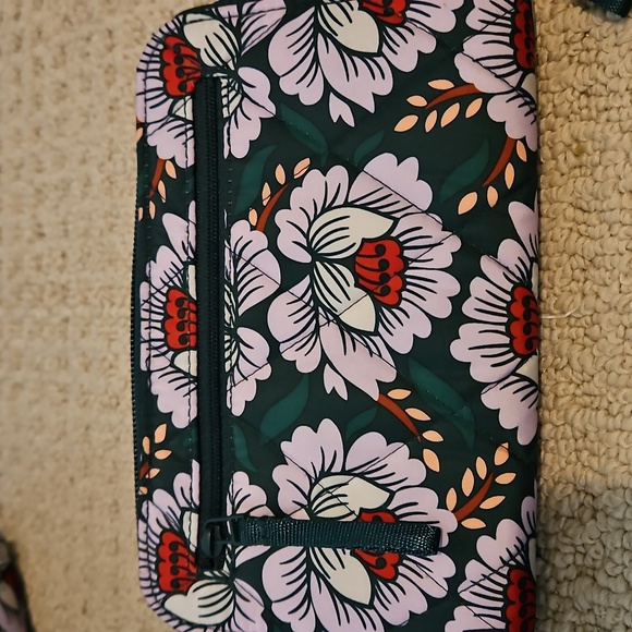 Vera Bradley Ezsential Sling Backpack And Matchig Wallet - Picture 10 of 11